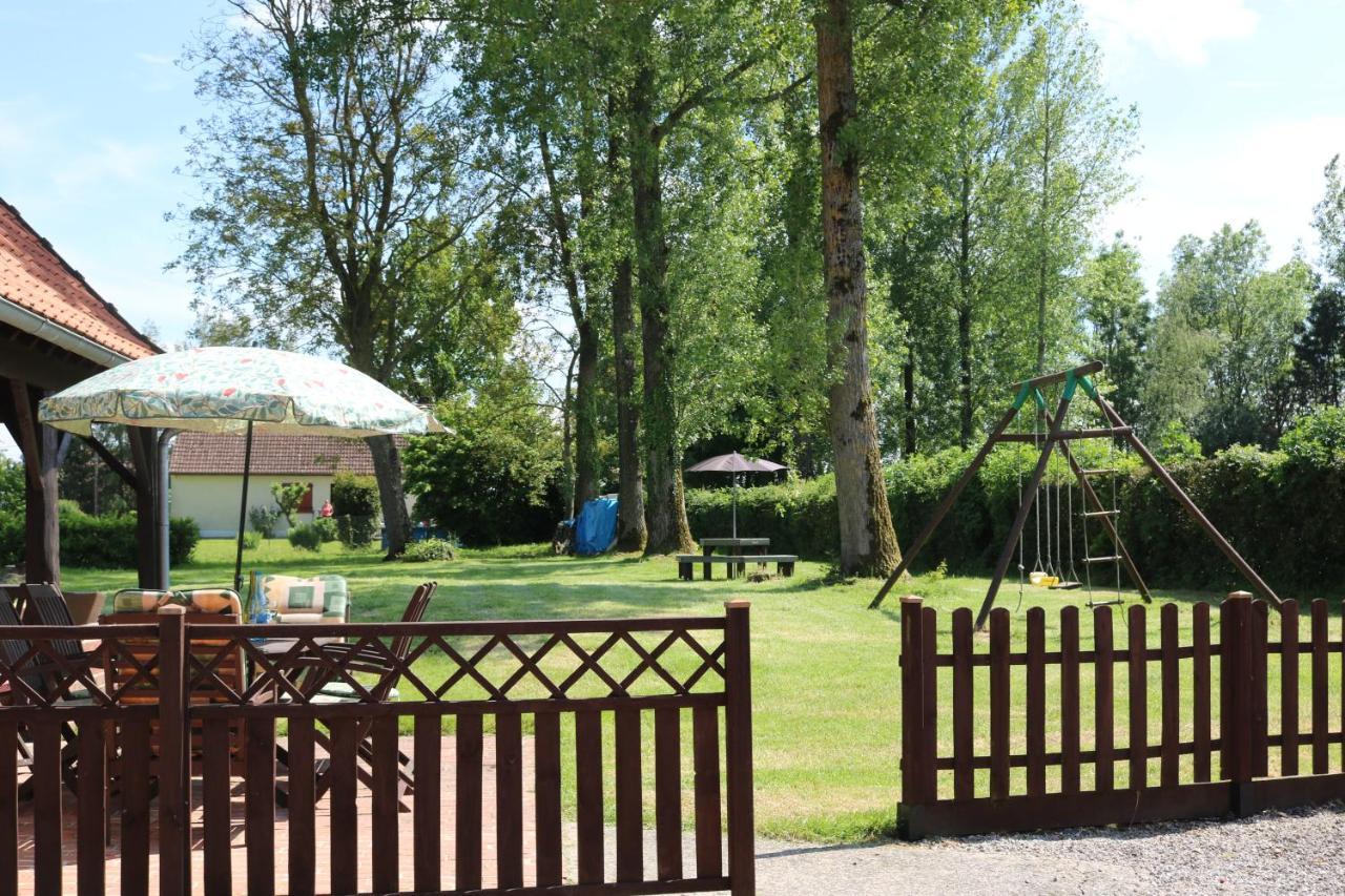 Auberge Des Chevaliers Canlers Екстериор снимка